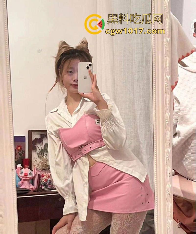 广西大学清纯大一女大【叶雯雯】可爱学妹露脸自慰，私下无比风骚，粉嫩小穴被男友爆操到合不拢！  第5张