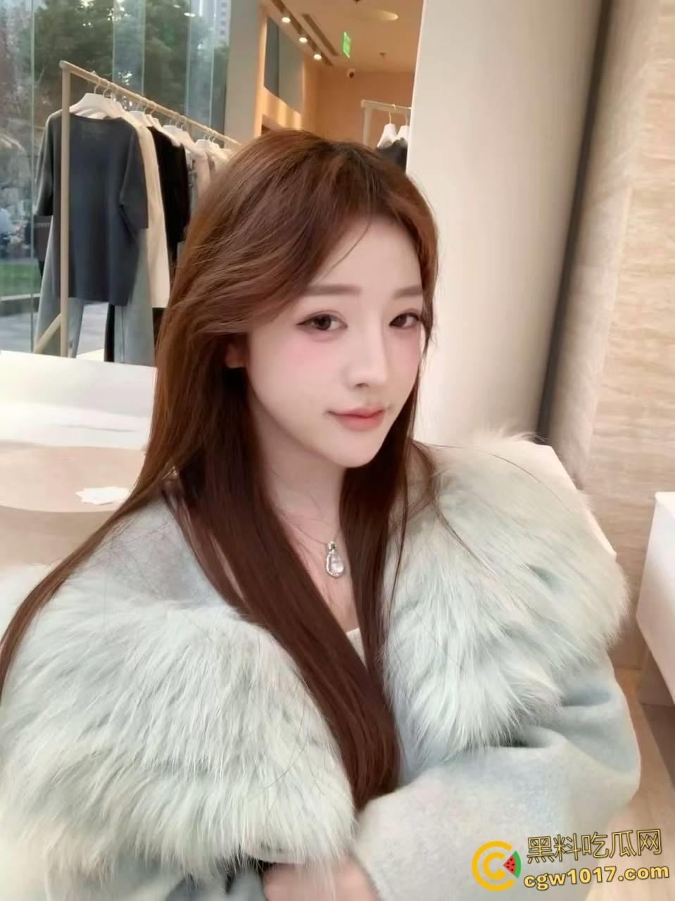 河北工程大学母狗【段欣然】，小情侣酒店露脸自拍，情趣红丝袜口交榨精，白嫩娇躯被后入猛草！  第2张