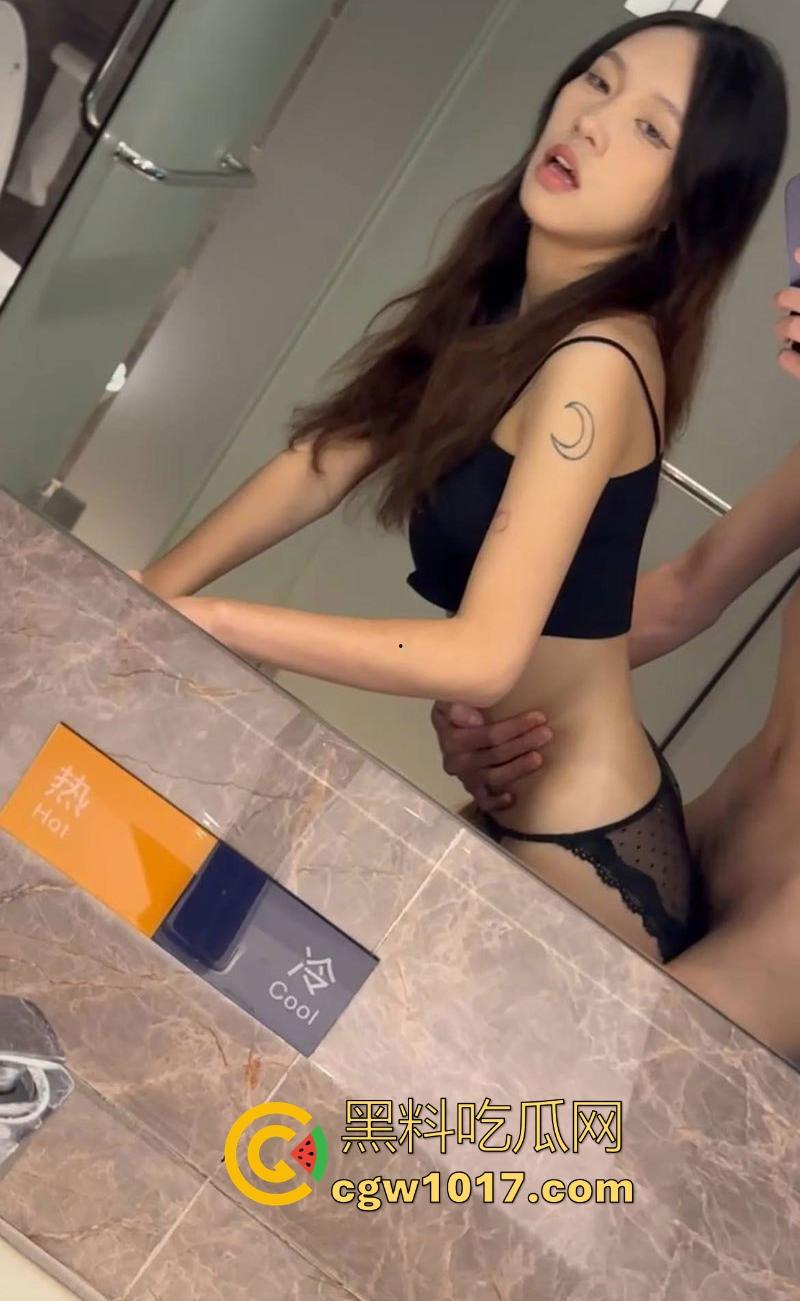 杭州工商大学顶级小美【林馨悦】高颜值极品母狗，露脸深情舔舐大屌，公厕镜前翘臀猛挨后入，简直是高功率榨精姬！  第3张