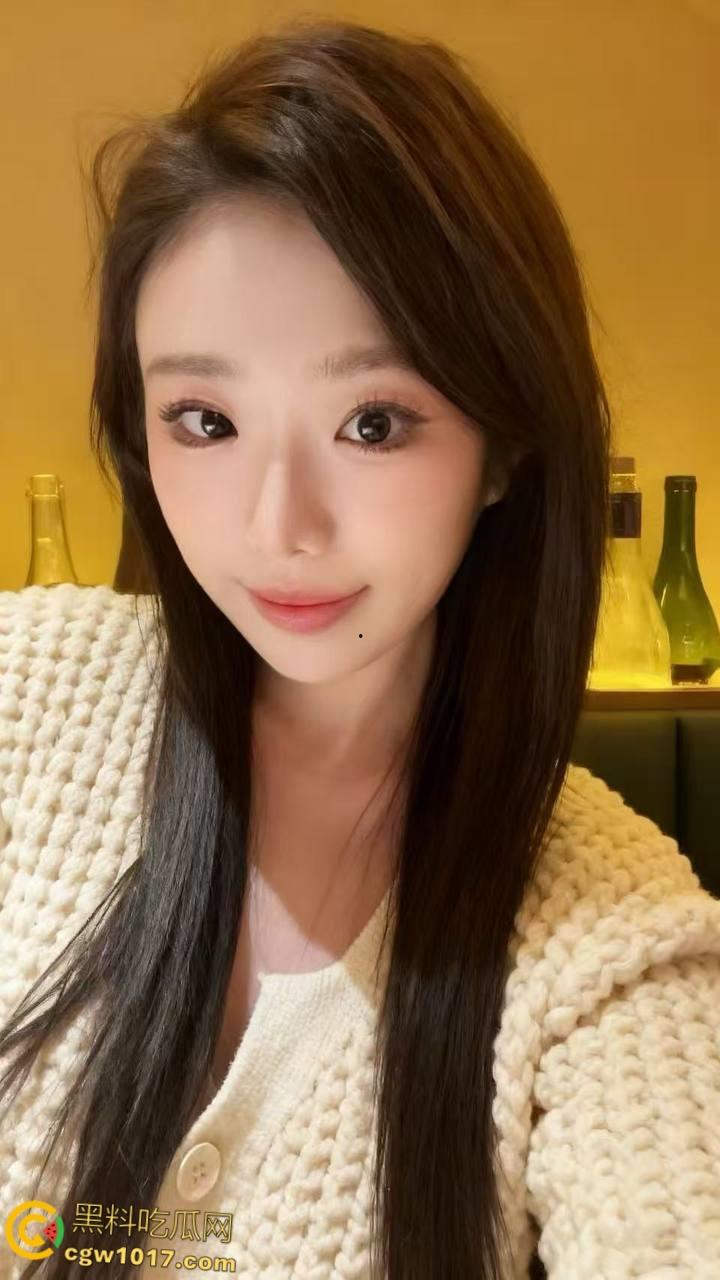 和多巴胺女儿乱逛，看着性感的女儿精虫上脑，带到废旧烂尾楼露出口交，抬起美腿后入猛猛抽插 ！  第1张