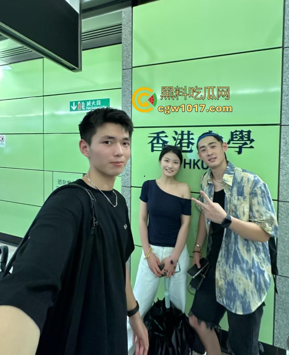 淫妻出轨单男大肉棒，绿帽老公秒变M竟帮单男口交，老婆黑丝换肉丝老公继续操，我看是这老公想出轨吧？  第5张