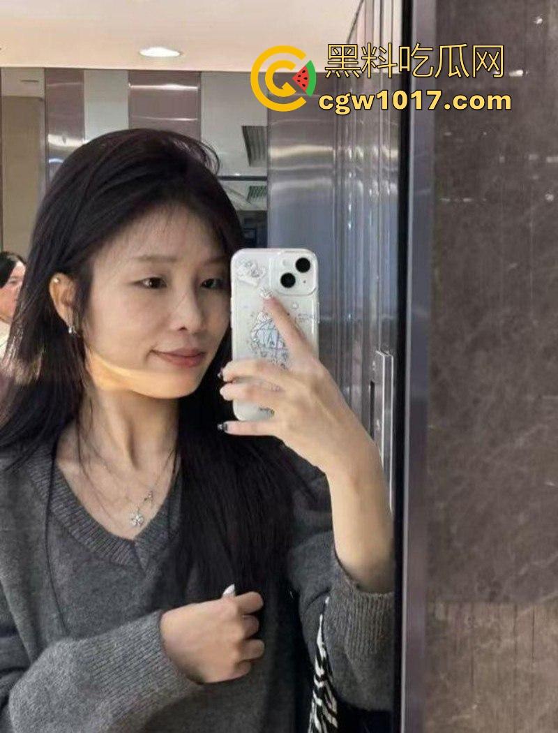 广东工业大学淫荡学姐【温语】在线自慰勾引！脸穴同框扣穴自慰翻白眼，天生炮架母狗，渴望大屌猛插浇灭饥渴欲火！  第2张