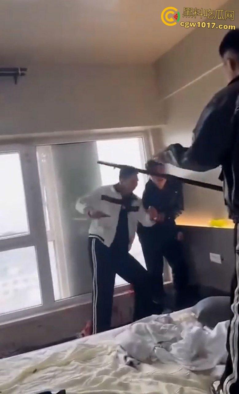 吉林长春万达公寓血案，快手甜妹带头挑衅，冲进房间双人捅死 一死一抢救无效，房间鲜血四溅恐怖至极！  第6张