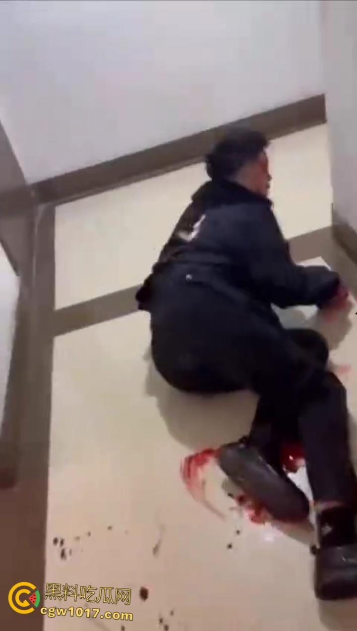 吉林长春万达公寓血案，快手甜妹带头挑衅，冲进房间双人捅死 一死一抢救无效，房间鲜血四溅恐怖至极！  第9张