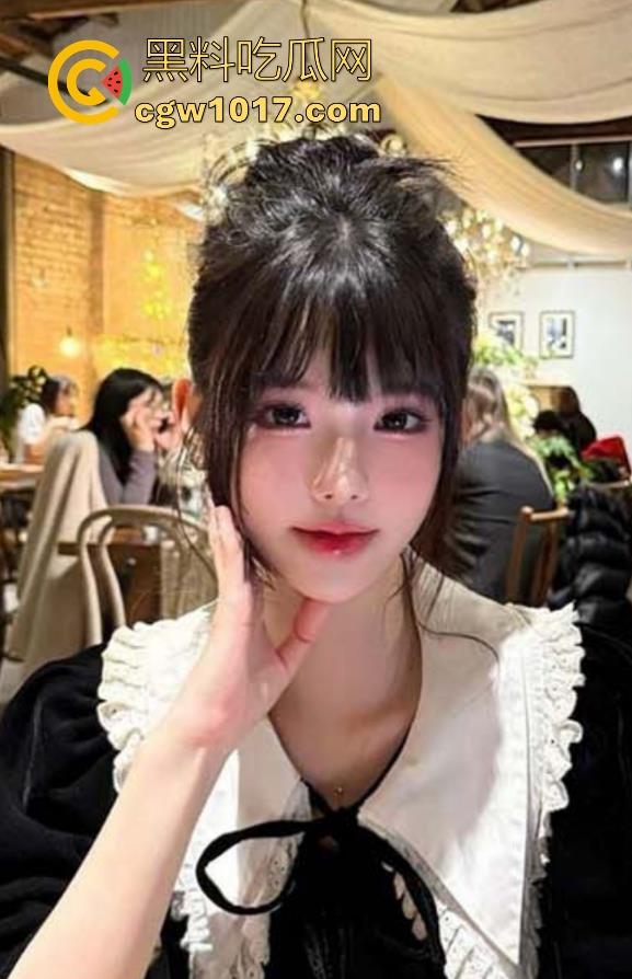 诱骗单纯女儿做爱，多姿势调教女儿嫩逼特写，扇耳光羞辱，我就知道她是个可以调教的抖M炮架！  第2张