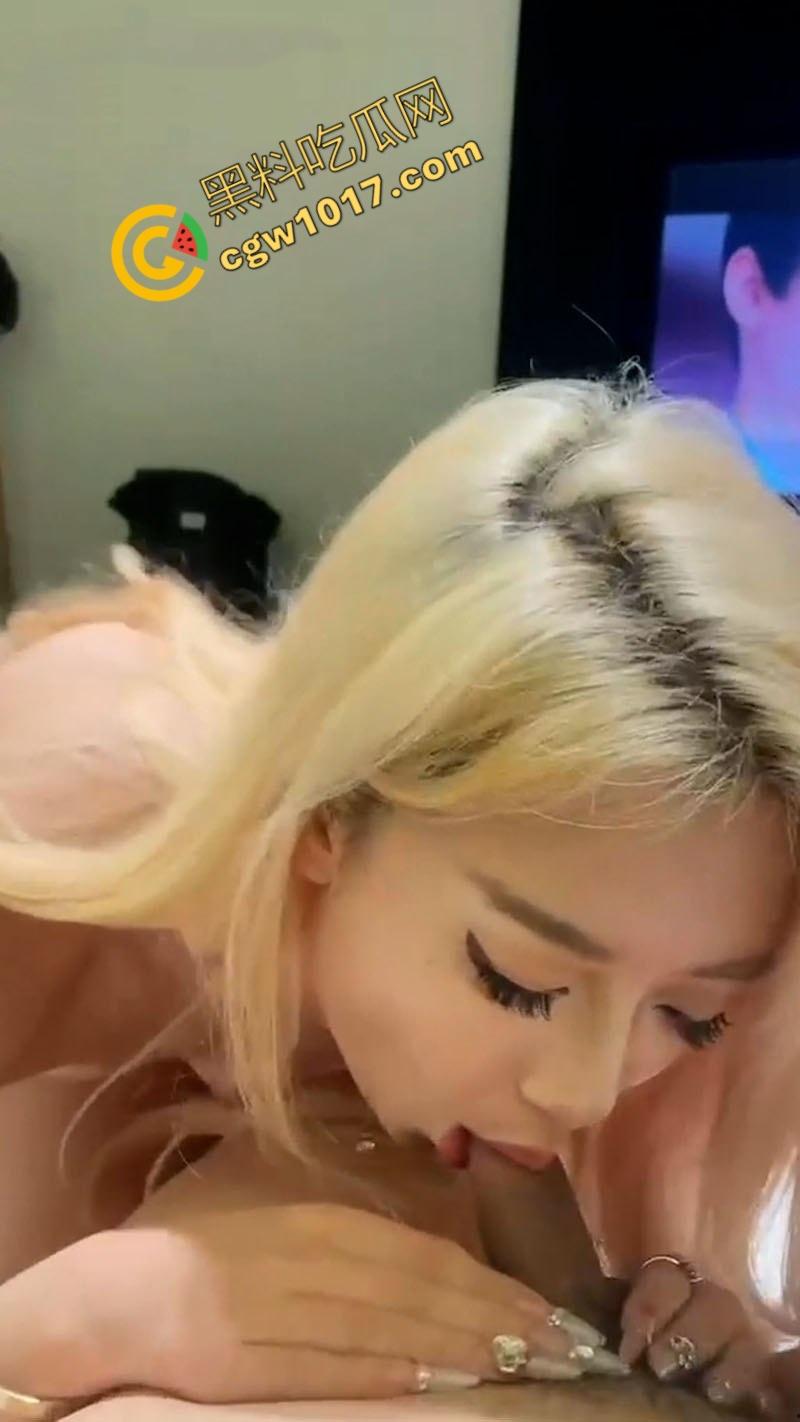 上海冷艳名媛夜夜被金主调教爽翻天:玲珑贵妇化身骚媚母狗,深喉肉搏,丰臀高撅,花心狂撞,欲仙欲死,极品尤物任君采撷! 第5张 上海冷艳名媛夜夜被金主调教爽翻天:玲珑贵妇化身骚媚母狗,深喉肉搏,丰臀高撅,花心狂撞,欲仙欲死,极品尤物任君采撷! 第5张