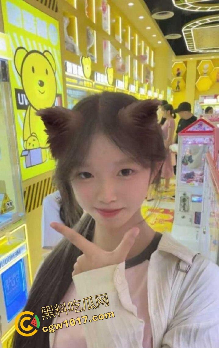 表面清纯可爱学生妹【邢可欣】长得一副人畜无害的脸，实则私下却是自慰福利姬，这小穴自插捅的，淫水泛滥！  第9张