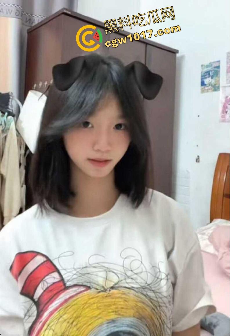 表面清纯可爱学生妹【邢可欣】长得一副人畜无害的脸，实则私下却是自慰福利姬，这小穴自插捅的，淫水泛滥！  第11张