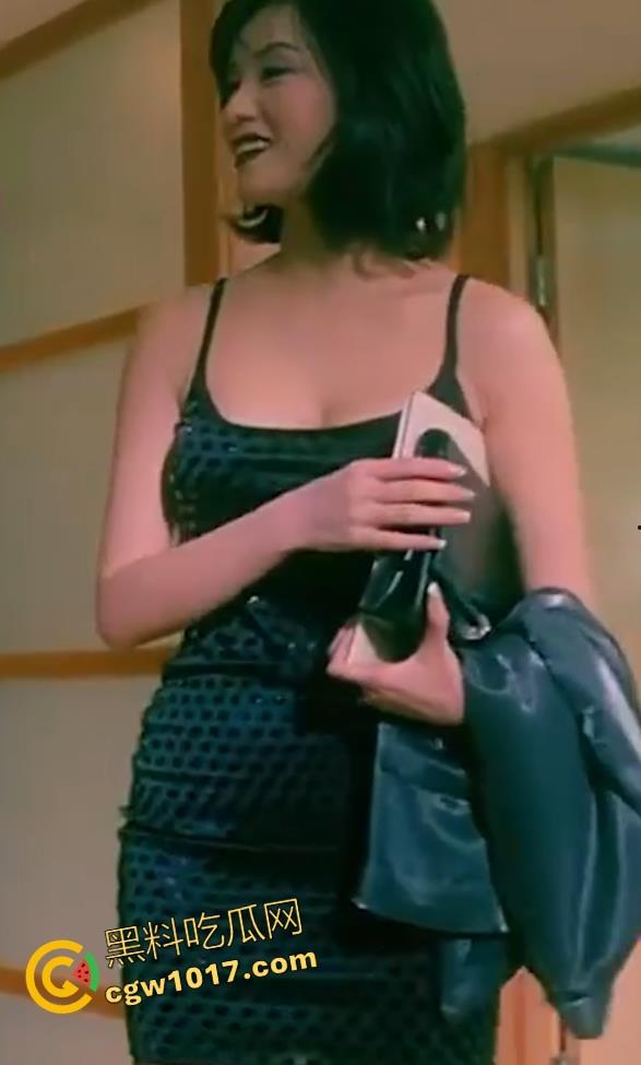 香港三级片女王【彭丹】靠着36F大奶一脱成名，如今天当上了干部，中国影视从此少了一位三级片女王，又多了位无关紧要的院长！  第9张