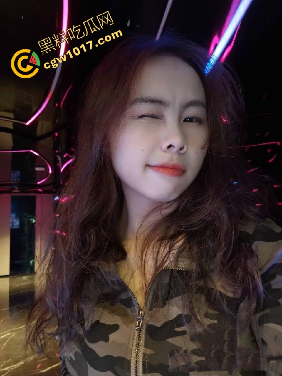 福建精神小妹【康雨萱】禁忌视频击碎芳心：疯狂骑乘，白浆淫靡，口交荡漾，肉体魅惑全程潮喷！  第1张