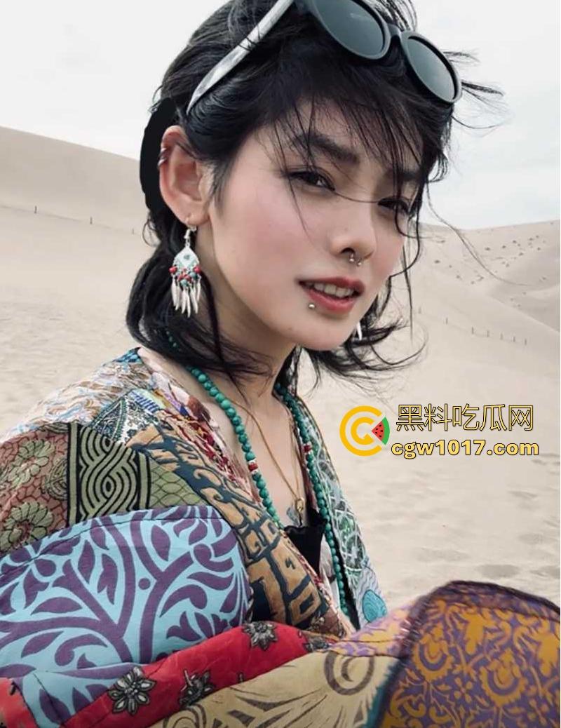 吃过的人都说好吃！抖音极品美女【天下第一小金金】晒淫照约大屌炮友解决生理需求，多毛骚穴被炮友狂干，嗦鸡巴老狠了！  第4张