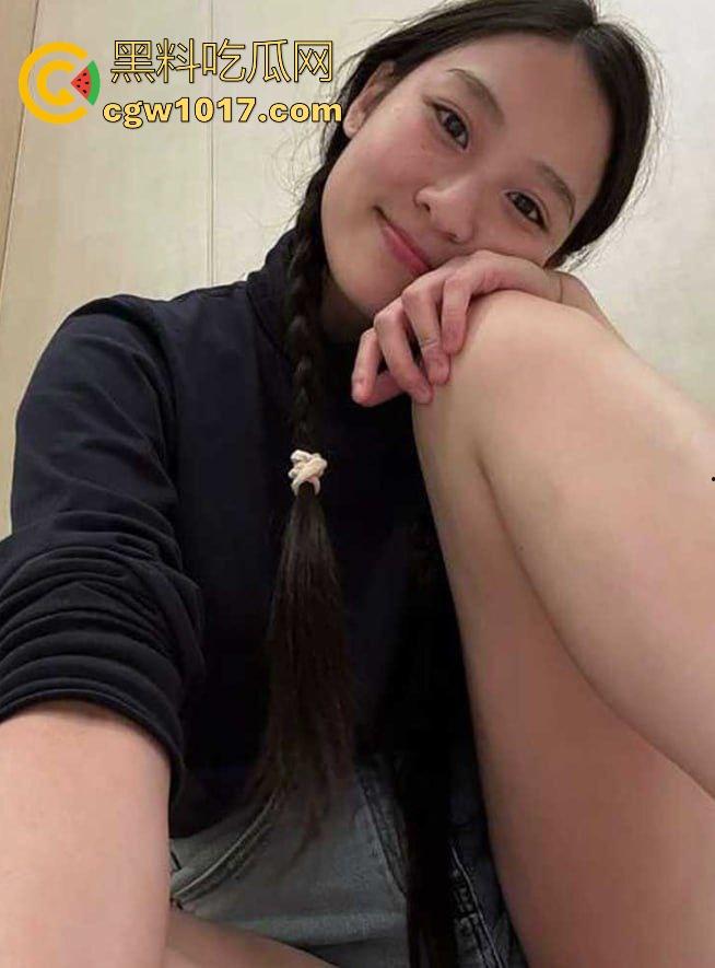 杭州极品女大【刘婉婉】下海被土豪包养视频曝光，高颜值御姐，抠穴自慰狂暴后入，无套内射骚浪淫叫！  第1张