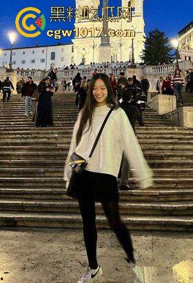 杭州极品女大【刘婉婉】下海被土豪包养视频曝光，高颜值御姐，抠穴自慰狂暴后入，无套内射骚浪淫叫！  第2张