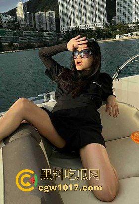 杭州极品女大【刘婉婉】下海被土豪包养视频曝光，高颜值御姐，抠穴自慰狂暴后入，无套内射骚浪淫叫！  第3张