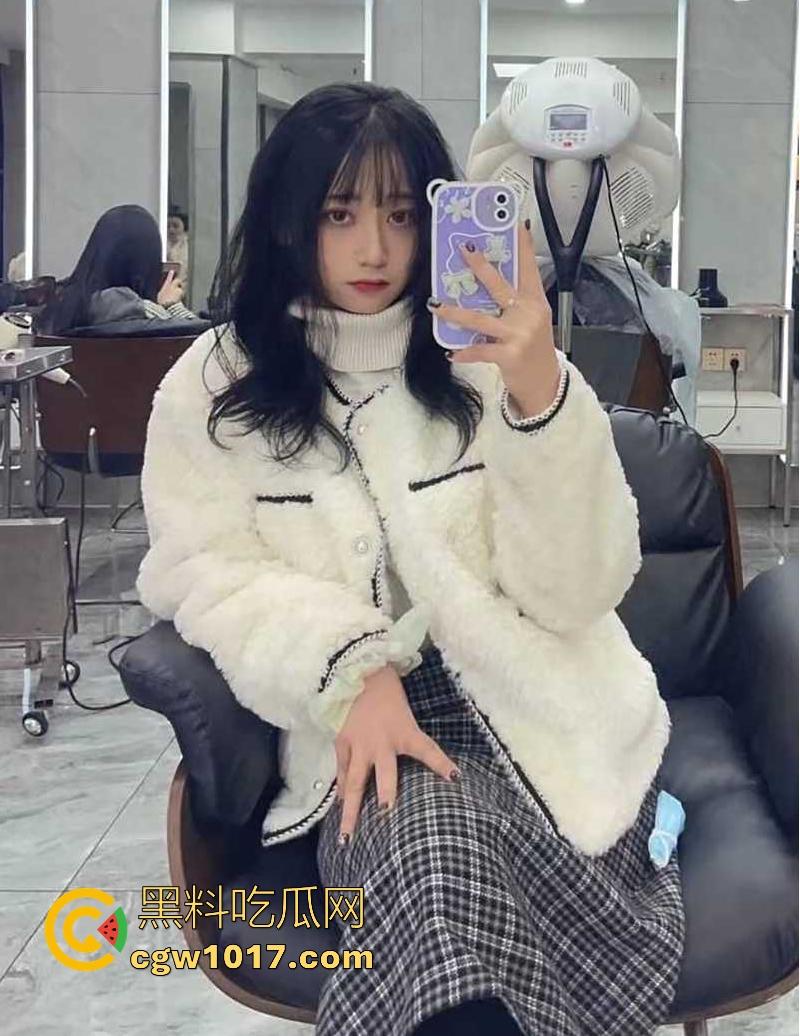 酒店幽会偷情出轨狂欢！年轻人妻母狗被情人猛攻骚穴，全程淫叫连连，不明所以的隔壁住客，以为是什么警报声了呢！  第3张