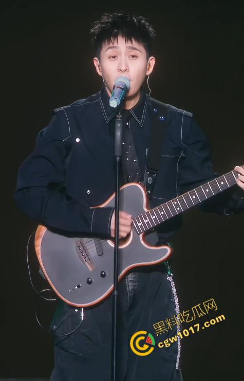 顶流男歌手【焦迈奇】密室调教视频震惊娱乐圈,腹肌男神被资本大佬如狗般玩弄,表情从抗拒到享受,炸裂网络! 第2张 顶流男歌手【焦迈奇】密室调教视频震惊娱乐圈,腹肌男神被资本大佬如狗般玩弄,表情从抗拒到享受,炸裂网络! 第2张