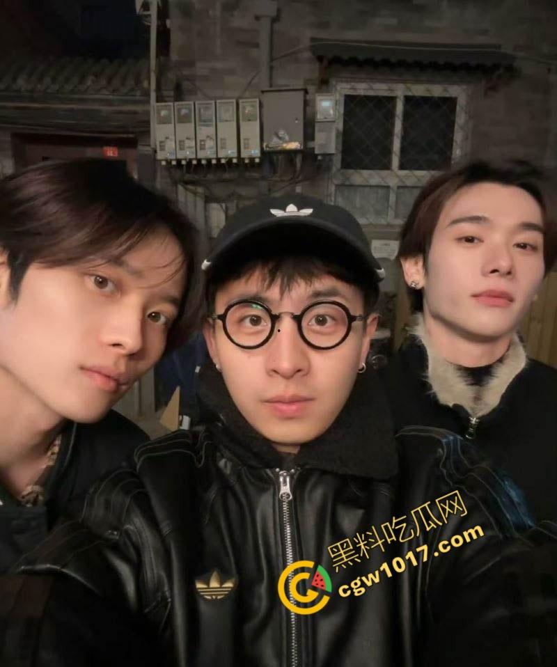 顶流男歌手【焦迈奇】密室调教视频震惊娱乐圈,腹肌男神被资本大佬如狗般玩弄,表情从抗拒到享受,炸裂网络! 第6张 顶流男歌手【焦迈奇】密室调教视频震惊娱乐圈,腹肌男神被资本大佬如狗般玩弄,表情从抗拒到享受,炸裂网络! 第6张