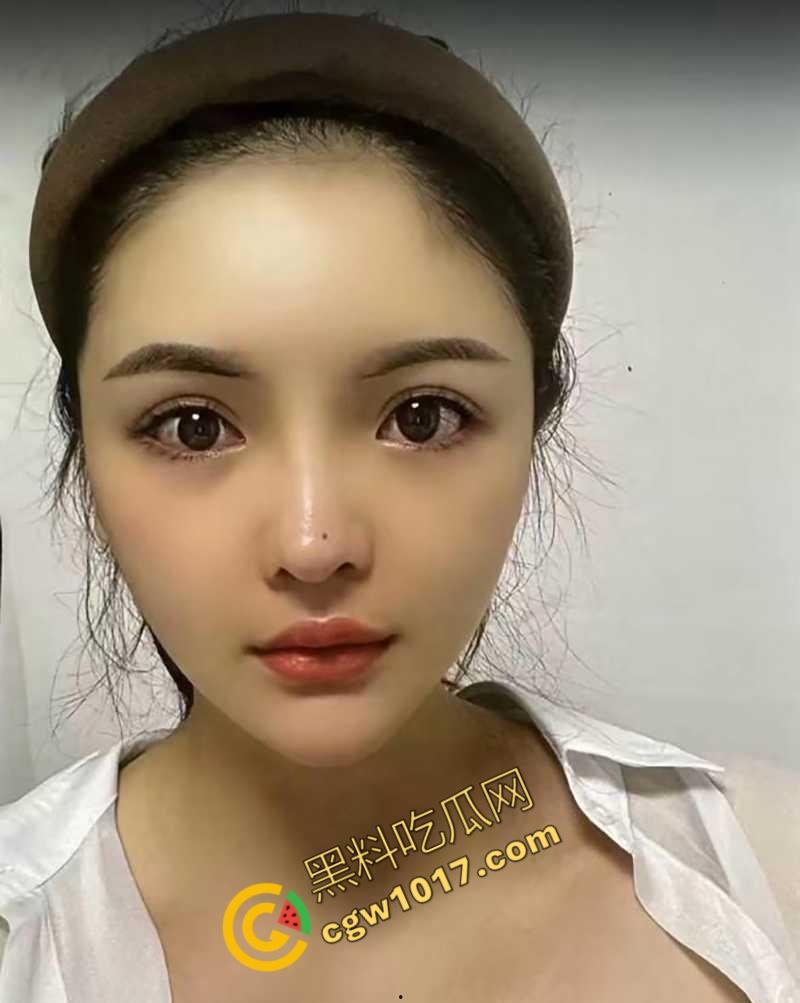 福州极品人妻【叶青霞】援交金主视频曝光:裸舞舔肛深喉,连续喷水,绿帽老公在家带娃,她却在床上浪性十足! 第2张 福州极品人妻【叶青霞】援交金主视频曝光:裸舞舔肛深喉,连续喷水,绿帽老公在家带娃,她却在床上浪性十足! 第2张