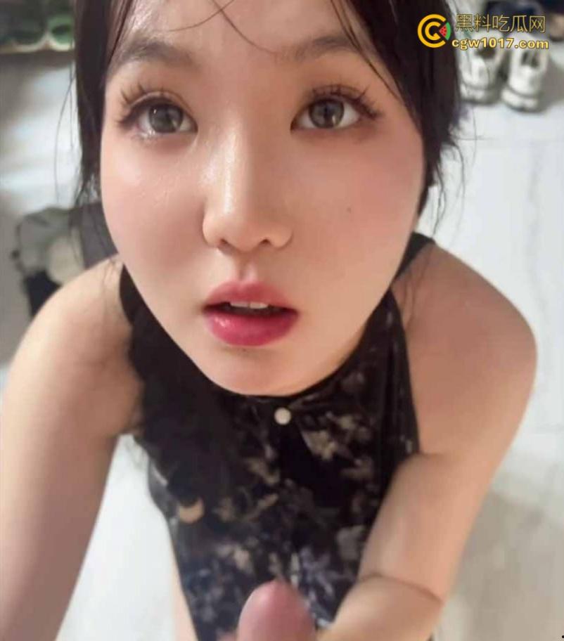 浙江温州商学院清纯眼睛妹【杨梦婷】,与男友酒店开房露脸口交,闭眼撸管口交满脸享受,反差十足 ! 第3张 浙江温州商学院清纯眼睛妹【杨梦婷】,与男友酒店开房露脸口交,闭眼撸管口交满脸享受,反差十足 ! 第3张