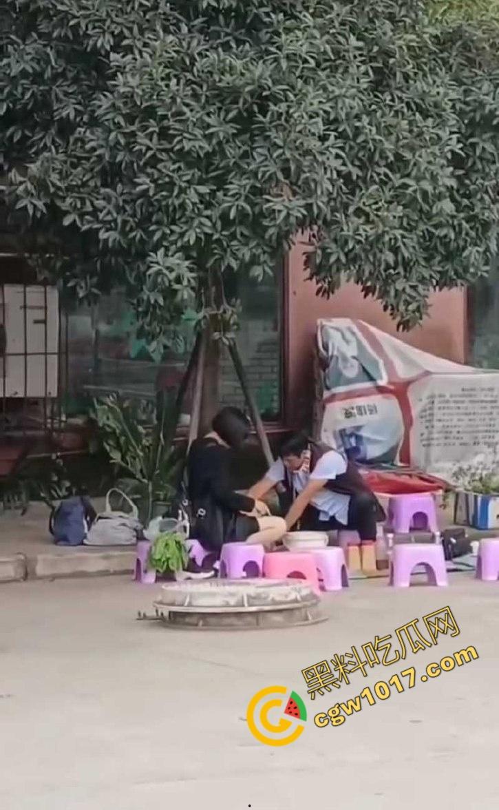 公园算命大师诱骗小仙女，揉胸抠穴就能断知福祸，小仙女被玩弄至高潮，彻底沦陷！  第4张