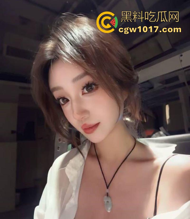 抖音网红【猪猪子】价值千金的大尺度裸聊视频曝光，高冷御姐变骚浪舞姬，露脸卖骚嫩逼巨乳一览无遗！  第2张