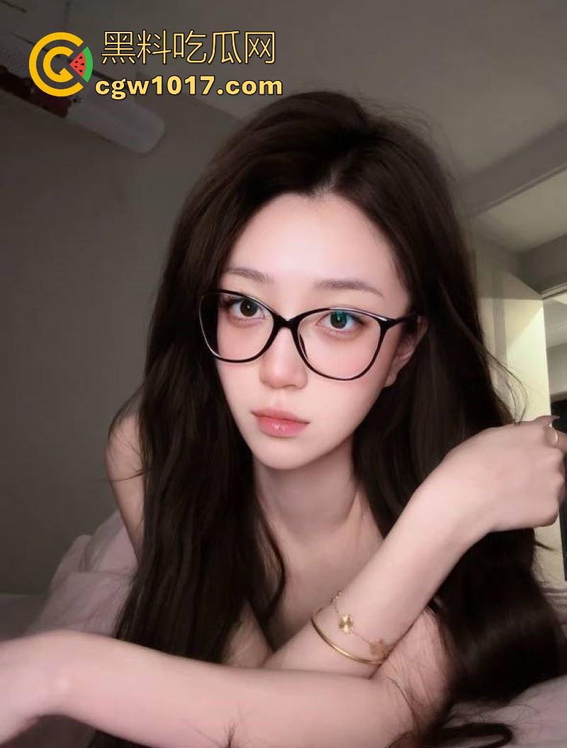 抖音网红【猪猪子】价值千金的大尺度裸聊视频曝光，高冷御姐变骚浪舞姬，露脸卖骚嫩逼巨乳一览无遗！  第5张