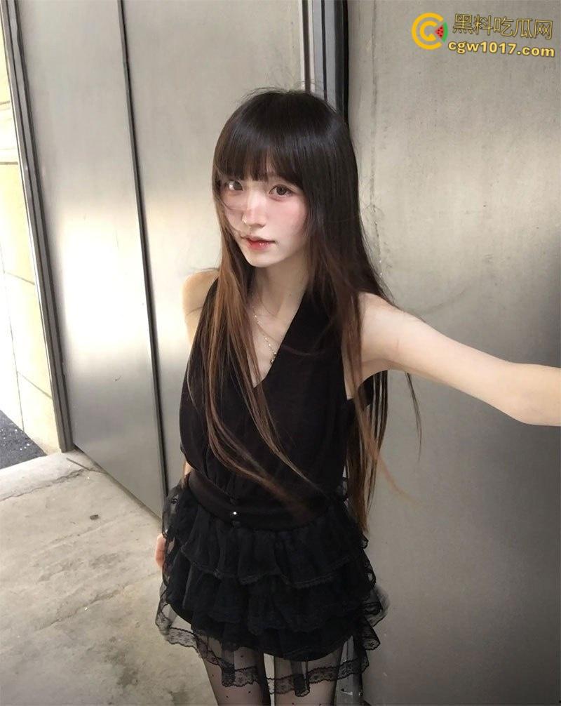 高颜气质御姐【刘若霓】，杭州做外围卖淫视频曝光，极品美腿开档黑丝，趴在窗户后入打桩，骚浪淫叫太诱人了 ！  第3张