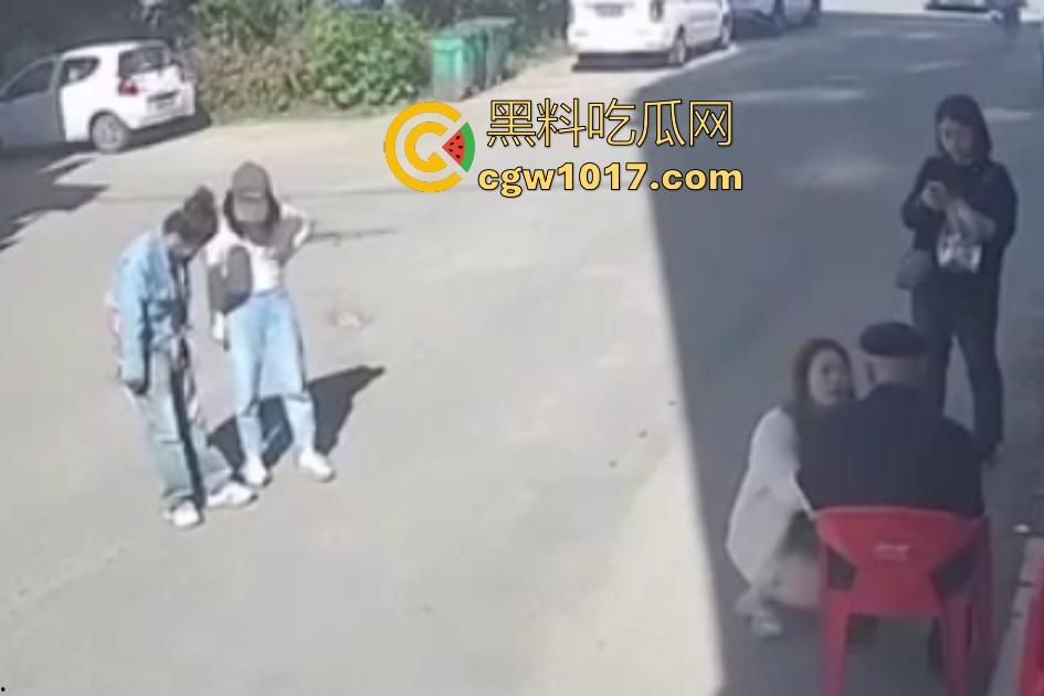 街头老大爷走路突然摇晃，长腿美女出手相扶，大爷瞬间全身梆硬冲天，美女成救命神药，这比春药还牛逼啊！  第8张