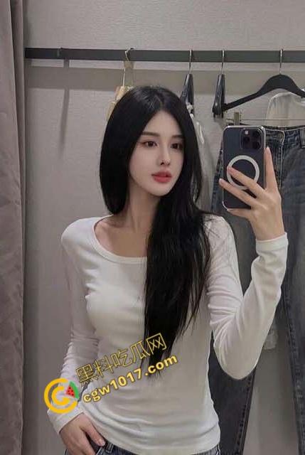 乱伦大神与小姨子的秘密：趁小姨子剃逼毛时闯入，粉嫩小穴被扣舔爆操，爽到要求内射骚穴！  第3张