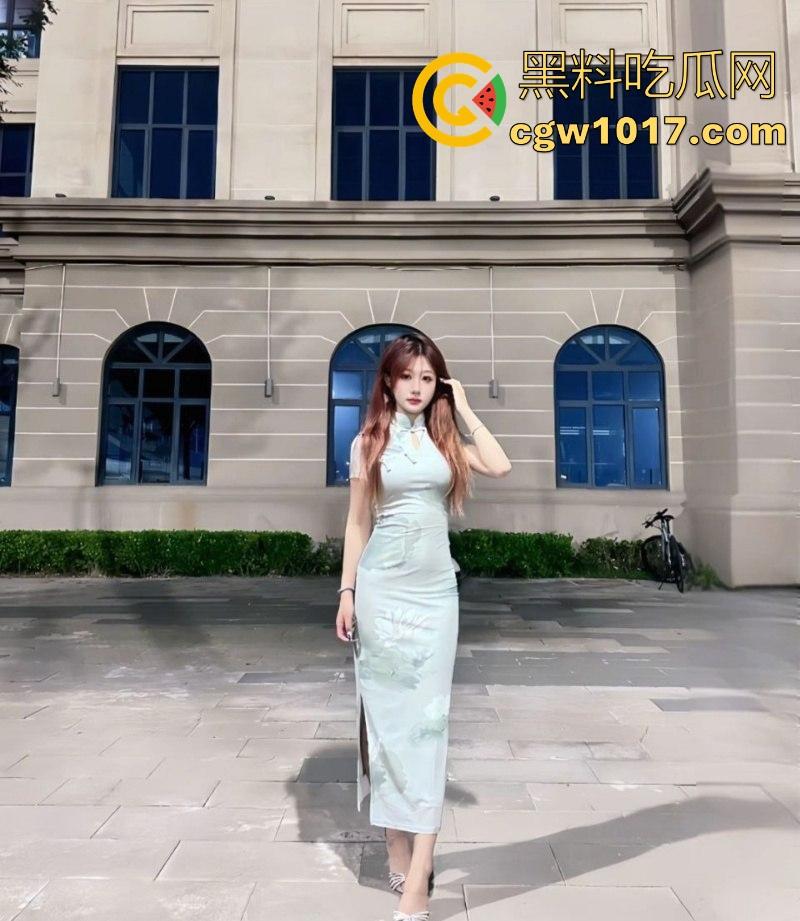 广东美术学院【李柒然】清纯女神秒变反差母狗，红唇裹住粗硬大屌，深喉跪舔，无套后入，不是一般的骚啊！  第4张