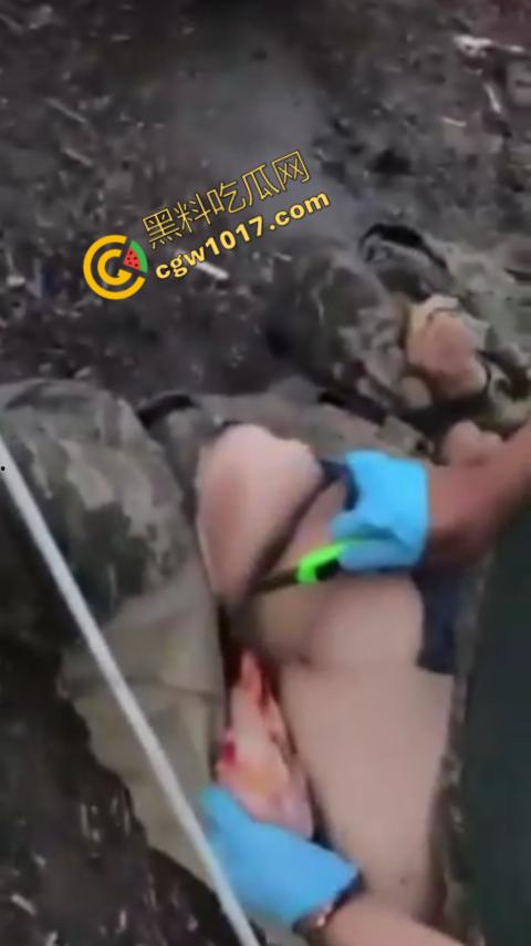 恐怖慎入:战俘被残虐致死内部视频曝光:耳朵,阴茎被残忍收割,现场画面血腥暴力,胆小这勿入! 第5张 恐怖慎入:战俘被残虐致死内部视频曝光:耳朵,阴茎被残忍收割,现场画面血腥暴力,胆小这勿入! 第5张