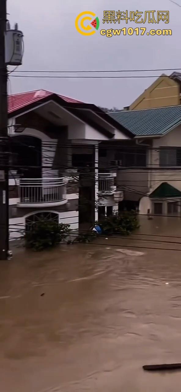超强台风海鸥强势登陆菲律宾，全国进入灾难状态至少导致142人死亡，127人失踪，近几年全世界环境真的越来越严重了！  第4张