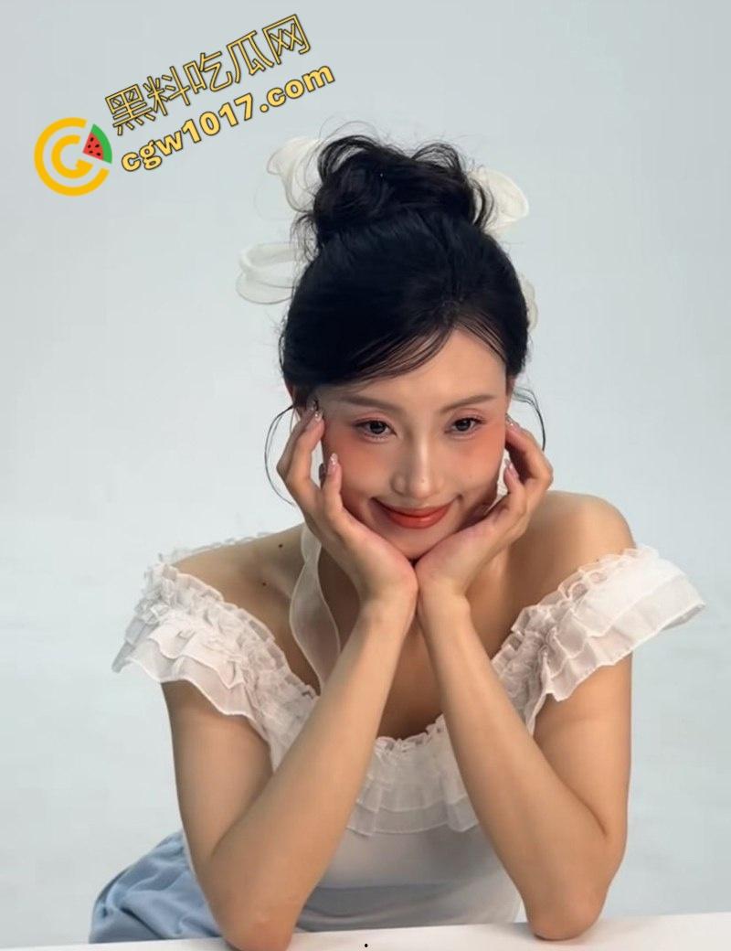 广东舞蹈老师【孙忆梦】万圣节惊爆!女神被秘密调教,全裸舔屌舔肛,摇奶颜射,尽显小母狗风骚! 第14张 广东舞蹈老师【孙忆梦】万圣节惊爆!女神被秘密调教,全裸舔屌舔肛,摇奶颜射,尽显小母狗风骚! 第14张