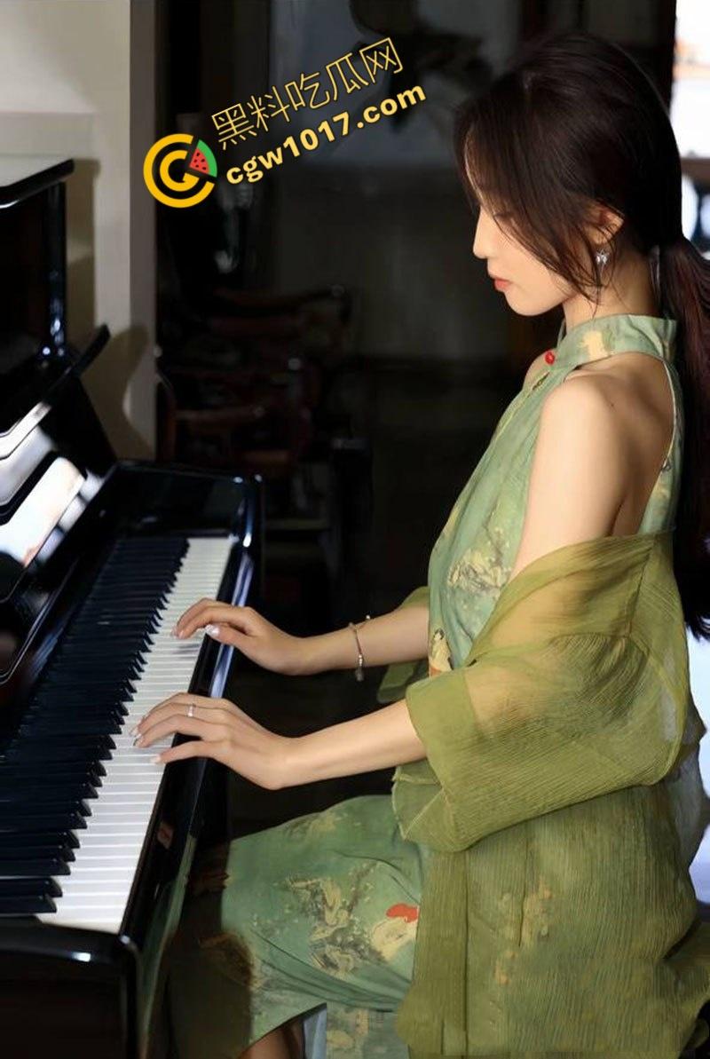 广东校花【羽欣晴】白天纯情学生,夜晚深喉神技,蜜口舔吞吸取精液,喷溅喉咙,诱惑无限,骚劲儿直冲天际 第2张 广东校花【羽欣晴】白天纯情学生,夜晚深喉神技,蜜口舔吞吸取精液,喷溅喉咙,诱惑无限,骚劲儿直冲天际 第2张