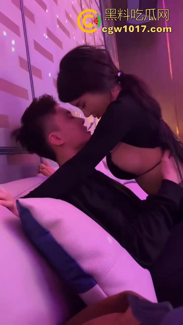 我是真的恨你们这些有钱人啊！吃好喝好操尤物，各种极品身材身上骑，骚逼一天一换，各种女神反差淫荡一面展示在目前！  第4张