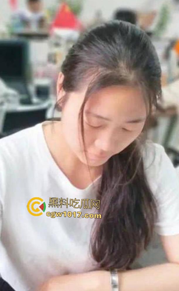 河南女教师【杨悦悦】约炮友，口交像吃了摇头丸狂摇，被后入差点吟诗，要是我有这种老师，还怕考不上清华？  第5张