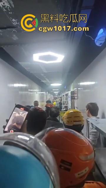 21世纪外卖员经典战役，美饿大战、出餐口大战后厨等等名场面，当今社会最不好惹的一群人，生死看淡不服就干！  第5张