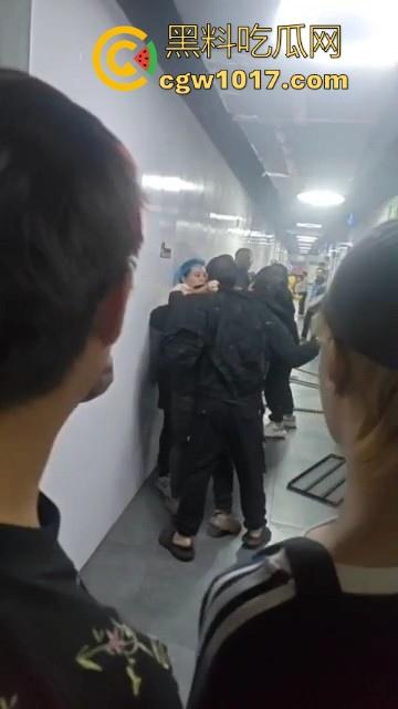 21世纪外卖员经典战役，美饿大战、出餐口大战后厨等等名场面，当今社会最不好惹的一群人，生死看淡不服就干！  第6张