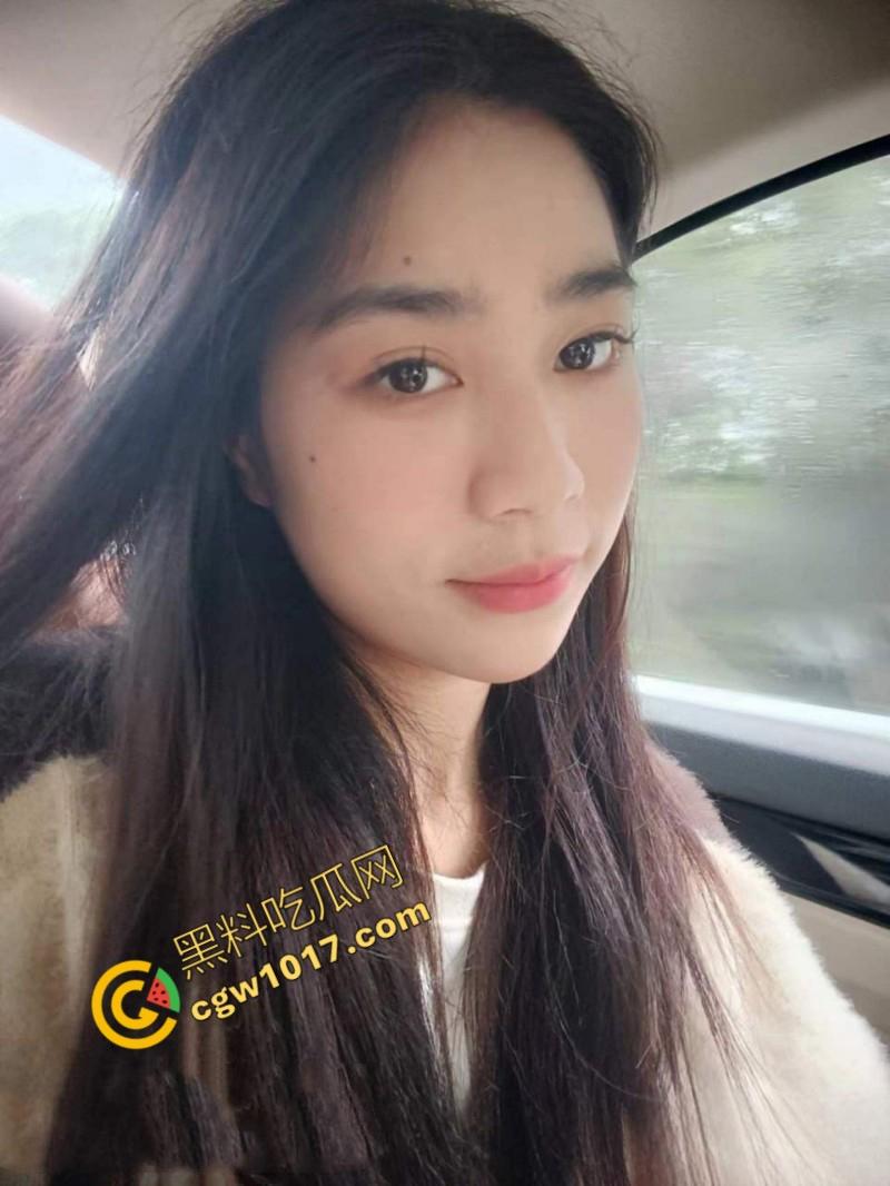 上海极品舞蹈生【杨萧颜】难以抵抗金钱诱惑,堕落为金主性奴,胯下侍奉爆筋肉棒,口技十分了得! 第4张 上海极品舞蹈生【杨萧颜】难以抵抗金钱诱惑,堕落为金主性奴,胯下侍奉爆筋肉棒,口技十分了得! 第4张