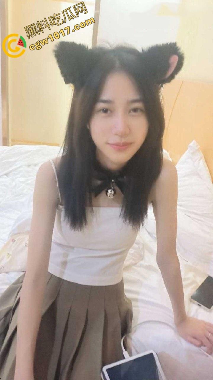 上海极品舞蹈生【杨萧颜】难以抵抗金钱诱惑,堕落为金主性奴,胯下侍奉爆筋肉棒,口技十分了得! 第5张 上海极品舞蹈生【杨萧颜】难以抵抗金钱诱惑,堕落为金主性奴,胯下侍奉爆筋肉棒,口技十分了得! 第5张