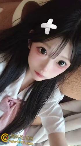 快手三角洲女主播【番茄酱耶】，榜一大哥打赏一个火箭，椅子翻转双脚乱蹬，当场失控骚逼喷汁，直播整活流量密码 ！  第2张