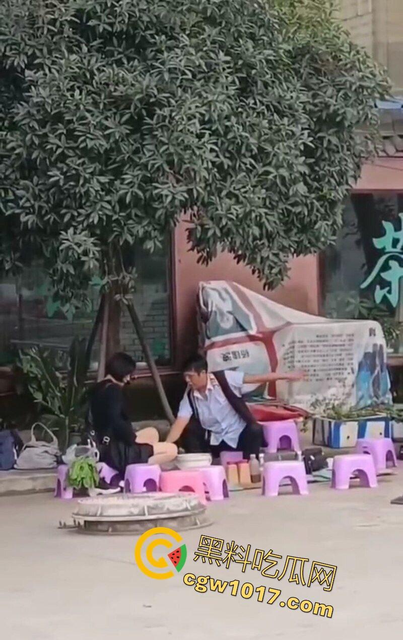 公园摆摊算命，算命大师哄骗极品小仙女，揉胸抠穴就能断知福祸，趁机揩油过足手瘾，我现在学算命来得及吗？  第4张