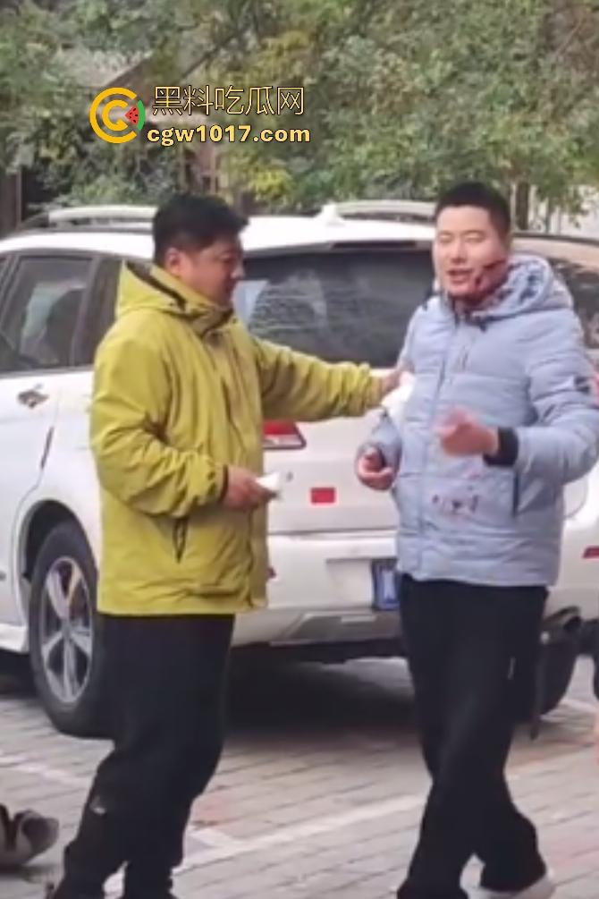 石家庄美团外卖小哥忍无可忍血刃站长，5块单子只给1块，离职扣80%工资逼人走绝路，这不是活该找刀吗？  第7张