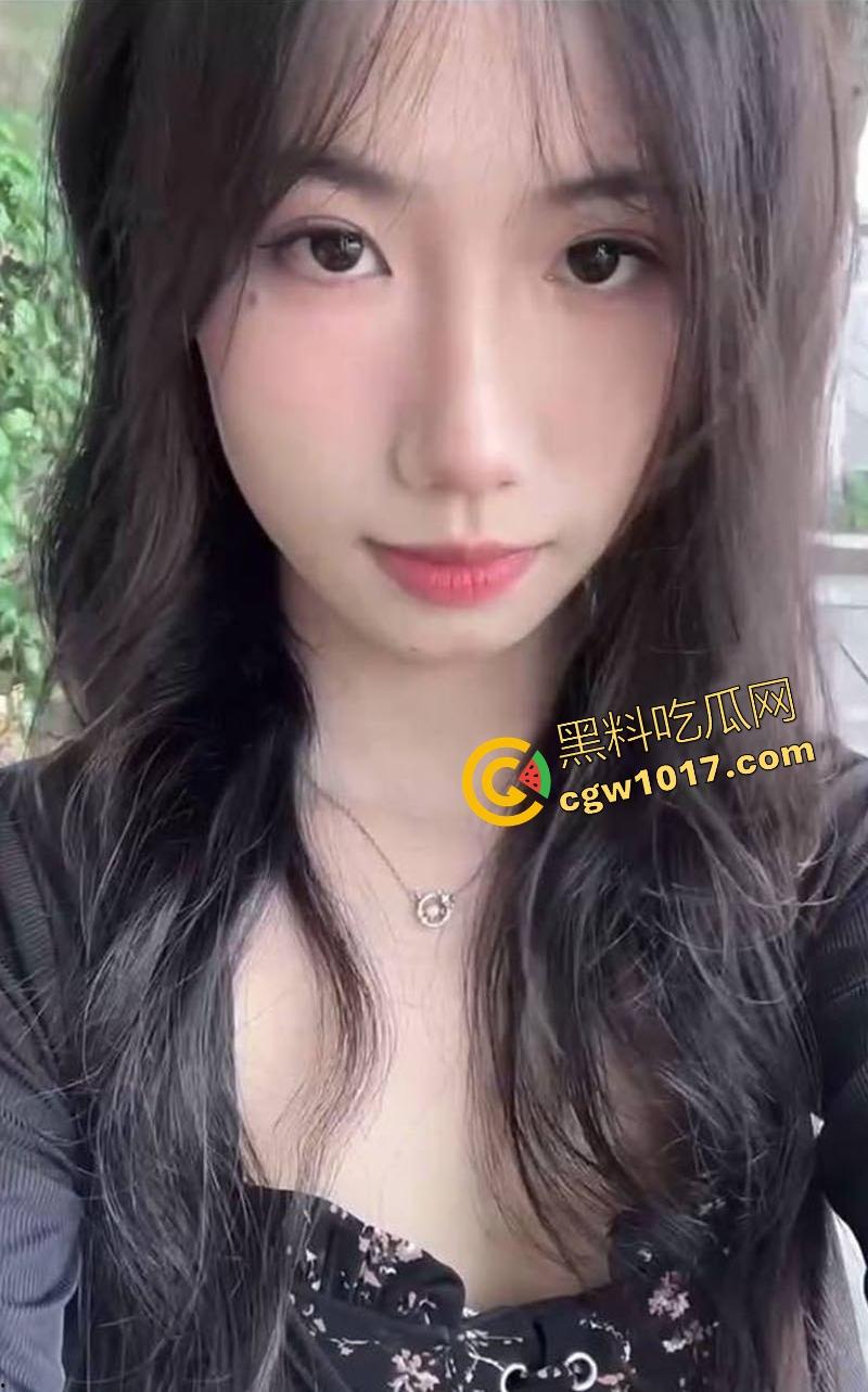 武汉工程大学【李沫如】露脸挨操视频曝光，甜美露脸口交吞屌，多姿势爆操颜射满脸浓精，性感妖娆的小妖精！  第1张