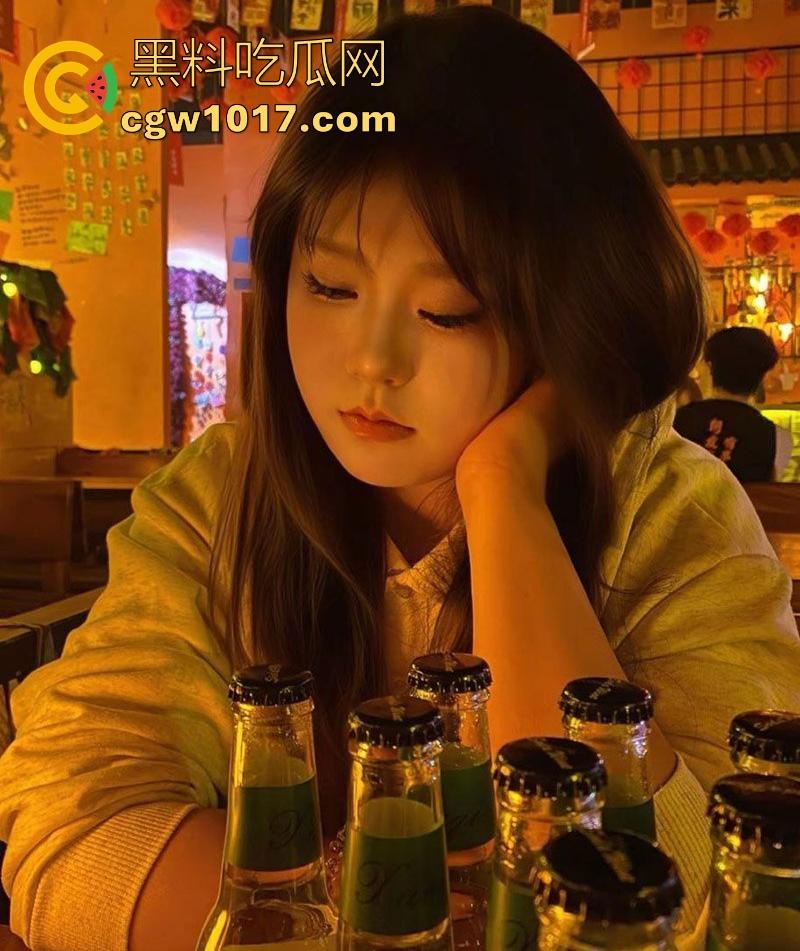 河北微胖巨乳母狗【李艺铭】高颜值骚货坦克身材皮肤白皙，骚逼粉嫩激情爆操浪叫勾魂，车内猛干粉嫩骚逼水狂喷！  第3张