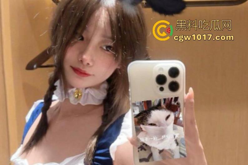 大神网调女大学生反差母狗，地下车库全裸露出抬腿公狗拉尿，丝袜塞逼拔出淫水宝物，不怕宝马车主上门找操？  第1张