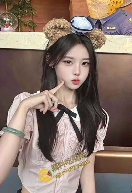 表哥和我一起享受美丽表妹的诱人肉体:狂野三人行,她的娇喘和酥软身躯让人疯狂,双重攻势令她欲仙欲死 第2张 表哥和我一起享受美丽表妹的诱人肉体:狂野三人行,她的娇喘和酥软身躯让人疯狂,双重攻势令她欲仙欲死 第2张