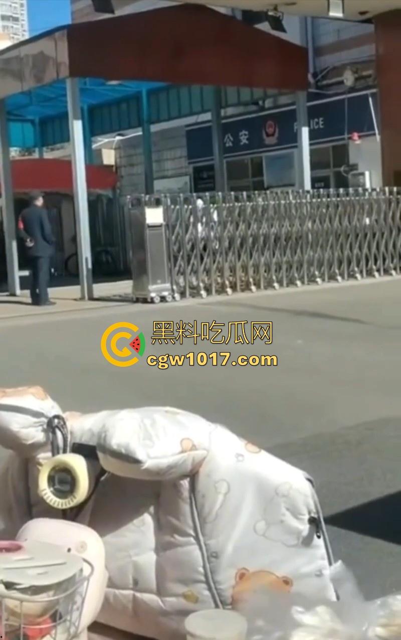 大同四中淀粉肠事件始末！女孩放学期间购买，副校长郭永乐没收人家家门钥匙，跟电动车钥匙，学生纷纷声讨支援！  第6张