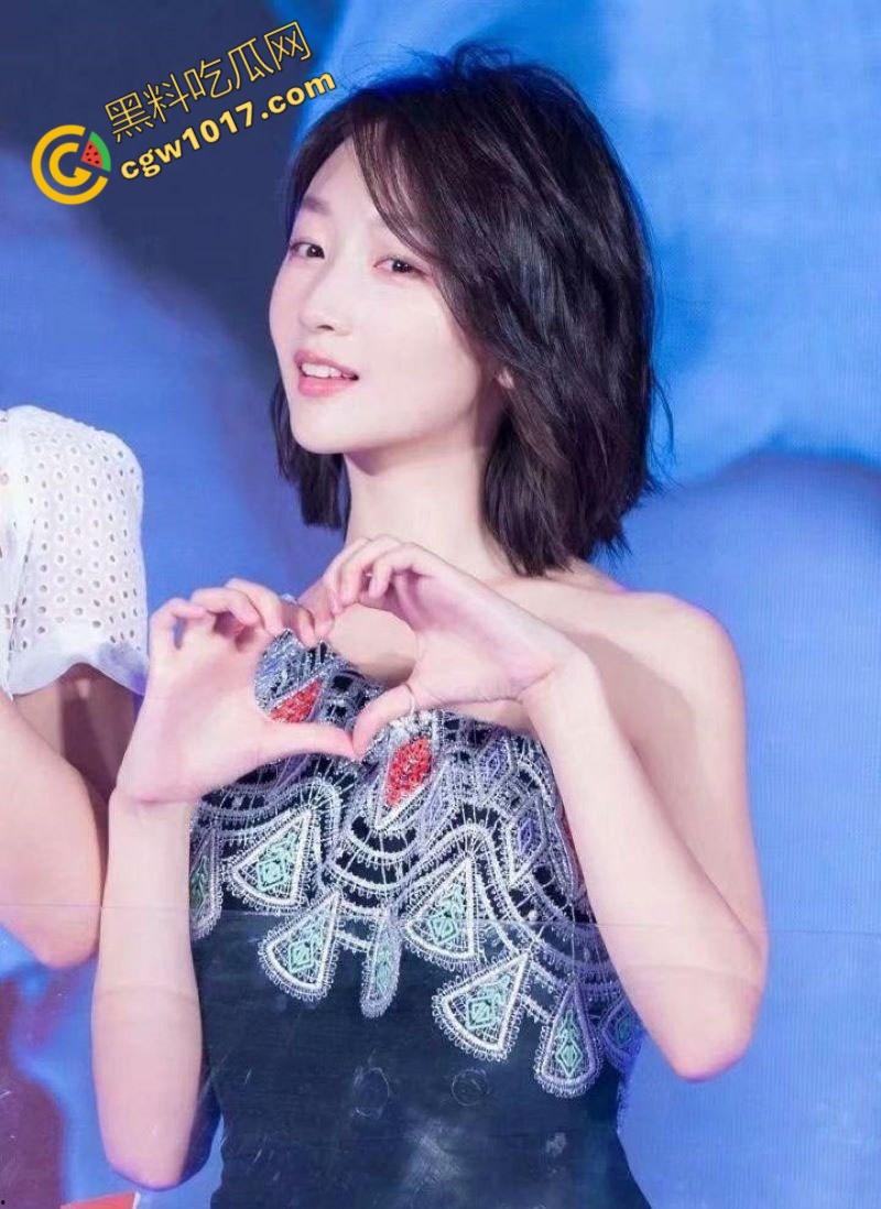 【周冬雨】VOGUE红毯透视装走光,性感仙女瞬间成爆炸新闻,行走荷尔蒙炸弹掀全网浪潮,裙摆失控全网疯传! 第6张 【周冬雨】VOGUE红毯透视装走光,性感仙女瞬间成爆炸新闻,行走荷尔蒙炸弹掀全网浪潮,裙摆失控全网疯传! 第6张