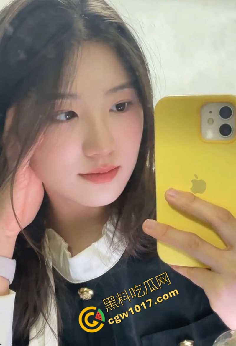 青岛风骚女护士【李沐皎】惊艳床技曝光：翘臀魅惑，无套狂欢，跳蛋激荡，深喉吞吐如母狗般饥渴  第2张